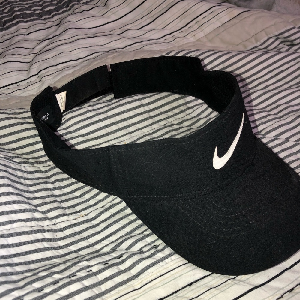 Nike dri-fit visor